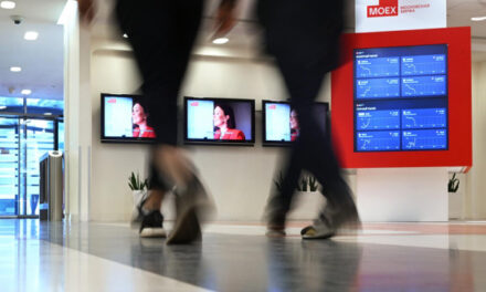 Индекс Мосбиржи упал после утверждения делегации для встречи в Стамбуле