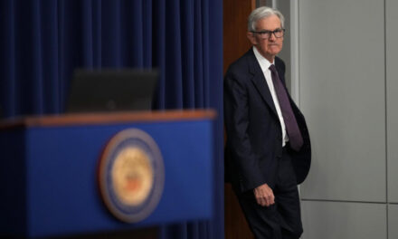 ФРС США сохранила ставку на уровне 4,25–4,5% четвертый раз подряд