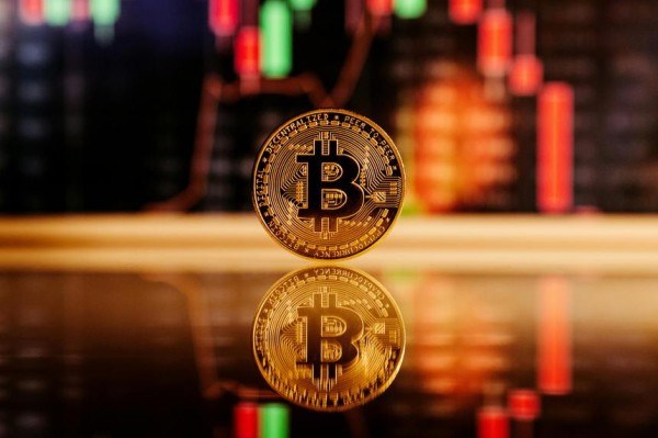 $96 000 или 144 000 долларов? Биткоин Mayer Несколько диаграмм представленных вариантов ценовой ценовой