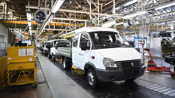 ГАЗ в августе перейдет на четырехдневную рабочую неделю в из-за падения рынка