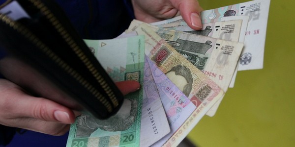 Рост налогов сократит прирост доходов населения на 0,4%