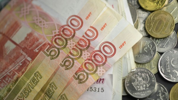 ЦБ: доля россиян, предпочитающих откладывать деньги, выросла до 52,2%