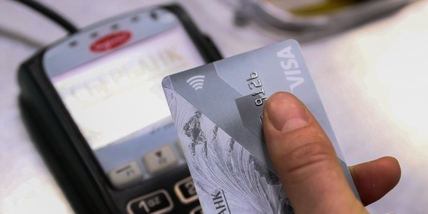 Рост платежей по картам обогнал рост платежей через СБП