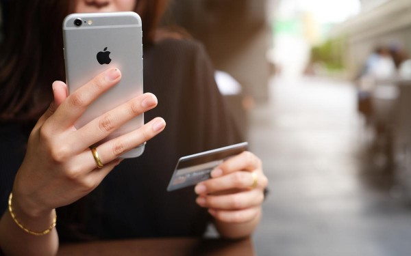 Как платить iPhone в России: 3 способа бесконтактной оплаты в 2025 году