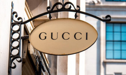 Акции владельца Gucci рекордно выросли благодаря экс-главе Renault