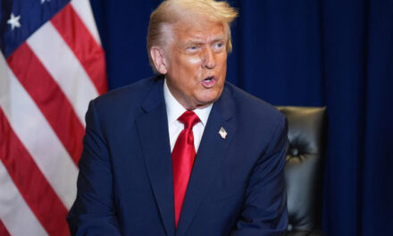 Рынок акций обвалился на опасениях отмены встречи Путина и Трампа