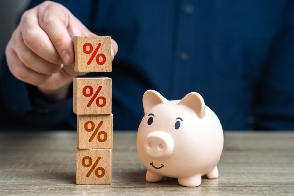 
                    Вклады до 33% годовых: в чем подвох и можно ли на этом заработать
                