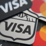В Госдуме согласились дать ЦБ право ограничивать срок действия Visa и Mastercard
