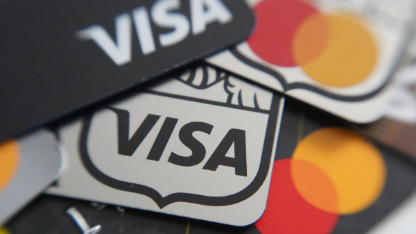 В Госдуме согласились дать ЦБ право ограничивать срок действия Visa и Mastercard В Госдуме согласились дать ЦБ право ограничивать срок действия Visa и Mastercard