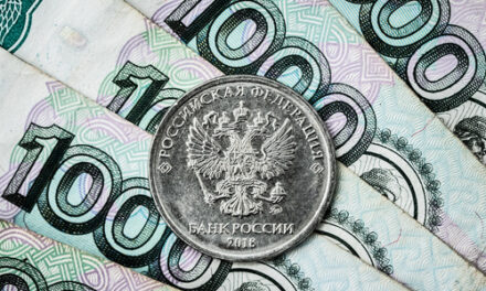 Доходы самозанятых выросли за год более чем на треть