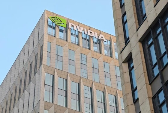 Nvidia втрое сократила инвестиции в стартпа OpenAI