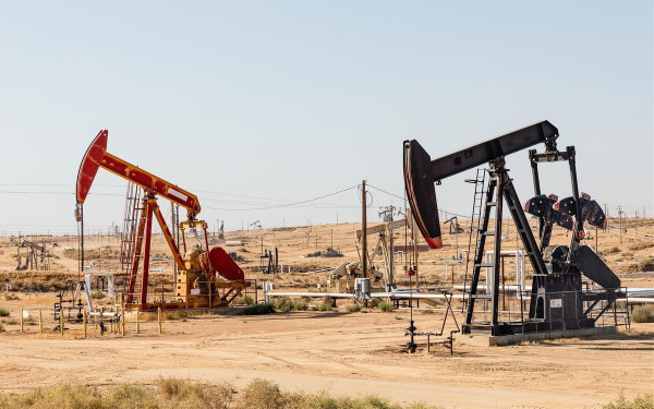 Цены на нефть подскочили на 13% на фоне военной операции против Ирана