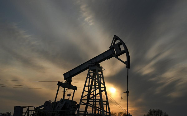 Цена нефти Brent обвалилась после новости о выходе ОАЭ из ОПЕК