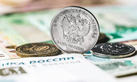 Зарплатные предложения выросли за год на 10 тыс. руб.