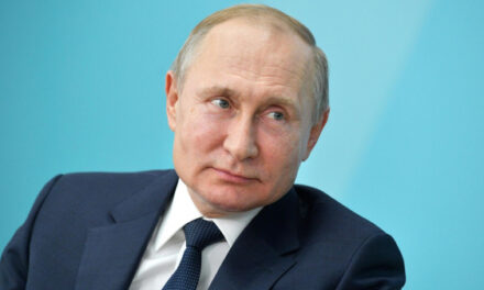 Путин сообщил, что постоянно слушает дискуссии ЦБ с экономическим блоком кабмина