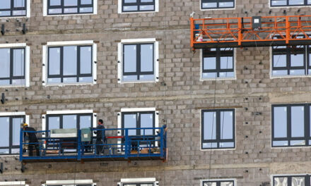 Вложения в коммерческую недвижимость и землю упали почти на 15%