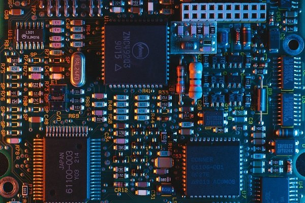 Situational Awareness инвестировал 400 млн USD в полупроводниковый стартап после огромных убытков Situational Awareness инвестировал 400 млн USD в полупроводниковый стартап после огромных убытков
