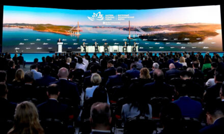 Путин поручил создать финансовый центр на базе Восточной биржи
