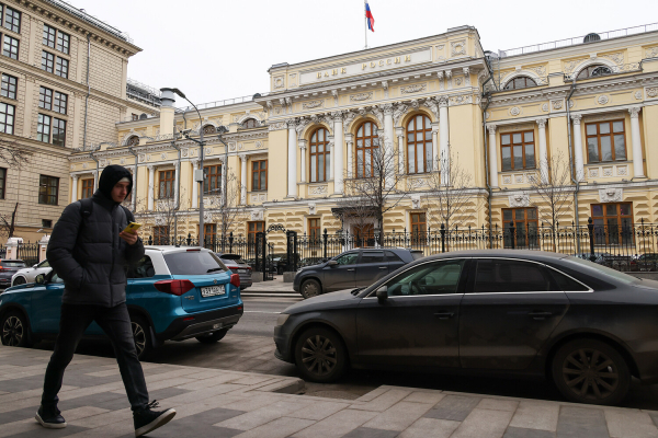 &laquo;Кредитная зима с&nbsp;нами надолго&raquo;. Почему ЦБ сохранил ключевую ставку на&nbsp;уровне 21% 