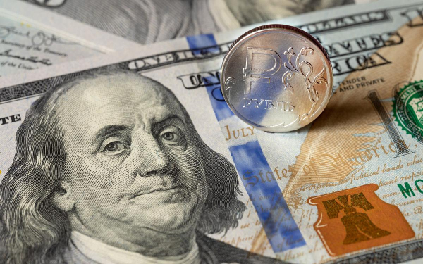 
                    ЦБ установил официальный курс доллара США выше ₽102

                