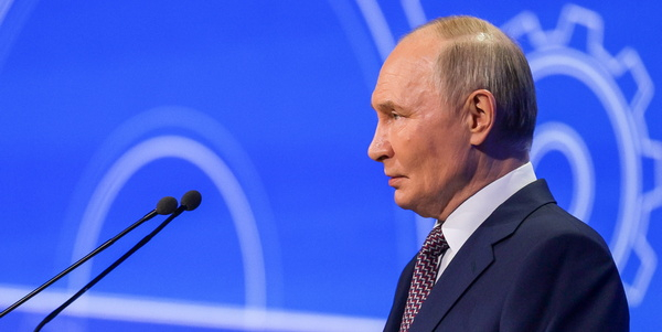 Путин: охлаждение экономики РФ неизбежно, но не должно быть излишним