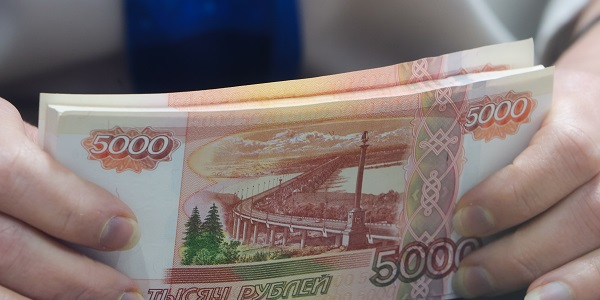 Казна получила безвозмездных платежей в 12 раз больше плана